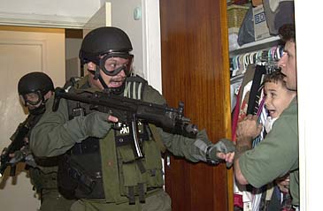 This AP Photo by Alan Diaz won the 2001 Pulitzer Prize for Breaking News Photography
